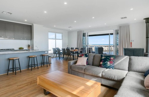 Wirrina Cove House | Water's Edge on Fleurieu - 14/1 Paradise Drive