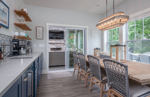 South Haven House | WATER VIEW@MarinaResort w/POOL + LARGE SunRoom & Patio