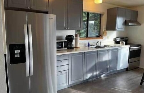 Olga House | WATER VIEWS! WOOD BURNING STOVE! PRIVATE!