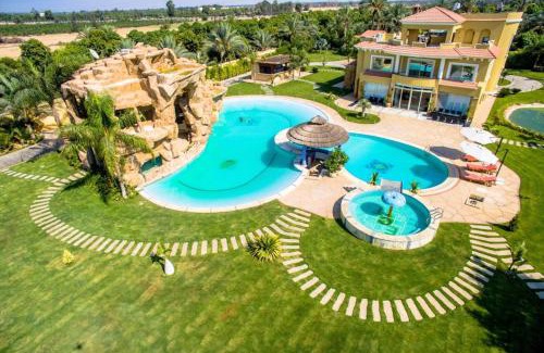 Ismailia House | Waterfall Zoo Lodge Deluxe Suite 1