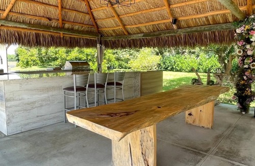Homestead House | WATERFALL RETREAT OASIS