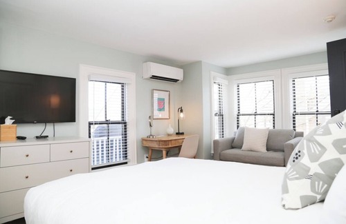 Commercial Street Hotel | Waterford Inn Provincetown