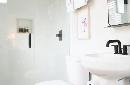 Commercial Street Hotel | Waterford Inn Provincetown