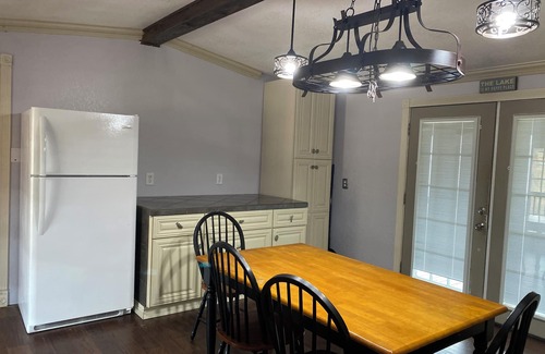 Anacoco House | Waterfront 2 bedroom home-