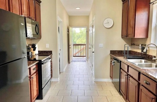 Pass Christian House | Waterfront Beach & Lake House w/BBQ, deck, & more