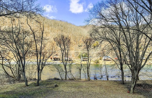 Hinton Cottage | Waterfront Cottage on Greenbrier River!