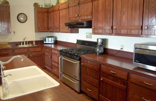Port O Connor House | WATERFRONT Dee's Galley 2 Boat Slips Lifts