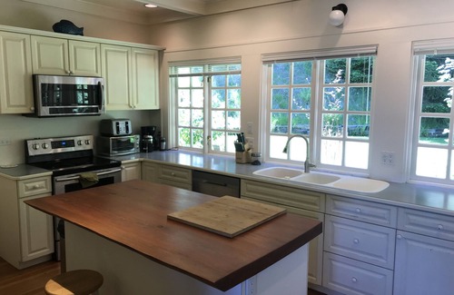 Ganges House | Waterfront Heritage Estate W/5 Bedrooms on Stunning Acreage