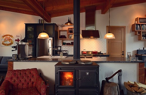 Tofino House | Waterfront Luxury Retreat Hot Tub Sauna