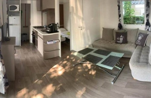 Fouras House | Waterfront mobile home Port des Barques 17 (in residential park)