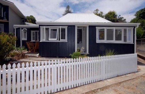 Mangonui House | Waterfront Old World Class