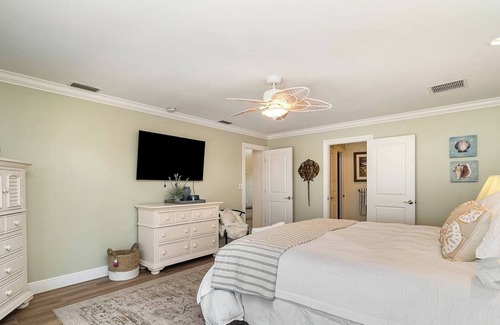 Shell Point House | Waterfront Paradise in Palm Acres: Heated Pool, Spa, Spectacular Views