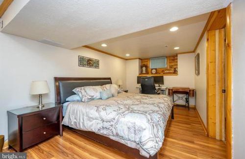 Friendsville House | Waterfront Pool Hottub Deep Creek Lake Wisp