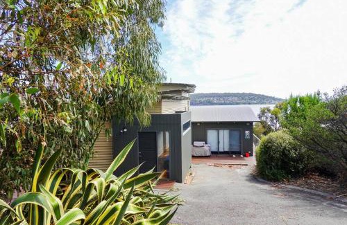 Primrose Sands House | Waterfront Primrose Retreat