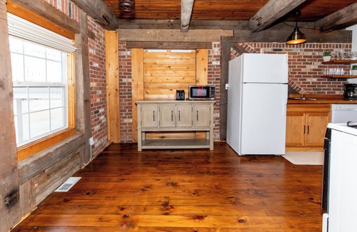 Sandusky House | WaterFront + Private Dock + View of Cedar Pt/Close to Sports Force and Kalahari