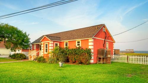 Flour Bluff House | Waterfront Retreat w Private Boat Dock Patio Views Shore Thing by AvantStay
