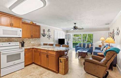 Marathon Condo | Waterfront Retreat with Pool & Cabana - Sleeps 6!