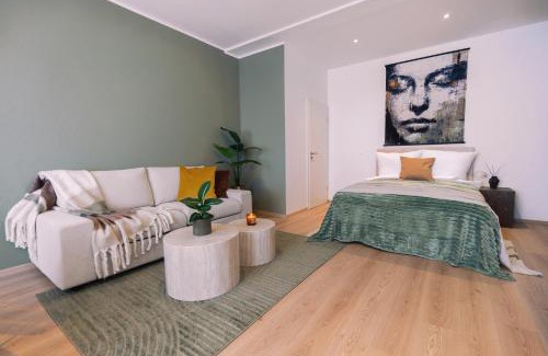 Neustadt Apartment | Waterfront Riverside Premium Suites by ORY Living