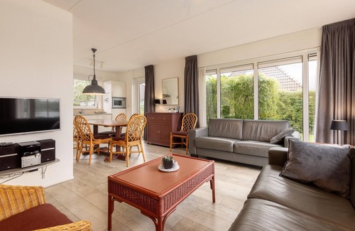 Eernewoude House | Waterfront Stay w/Private Dock