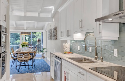 Birch Park Finger Streets House | Waterfront/Steps to Beach/Heated Pool/Casablanca Key/Residence