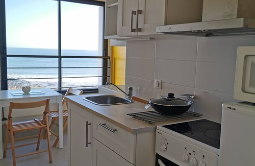 Batz-sur-Mer Apartment | Waterfront T3 - sea view - garden, terrace, free parking