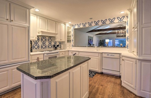 Prospect House | Waterfront Vacation Rental Near Louisville!