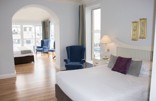 Cobh Hotel | WatersEdge Hotel