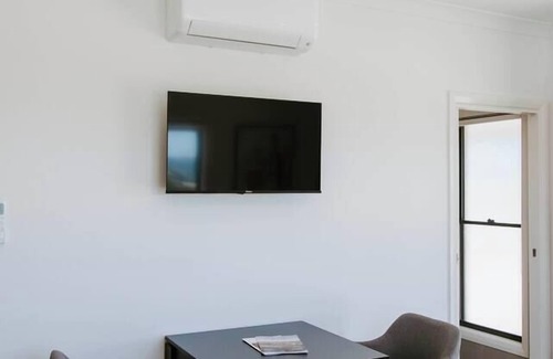 Central Mudgee House | Wattle and Gum Suite A Stylish Boutique style Stay