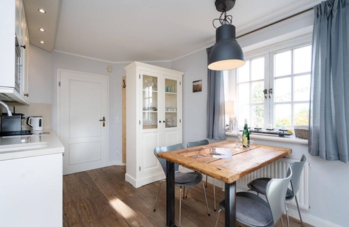 Rantum Apartment | Wattperle - Cozy 3-room apartment - 4 persons: Sea view, terrace,