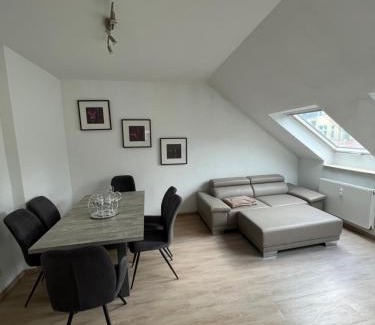 Unterbilk Apartment | Wavefront Oasis:Traumhafte Suite