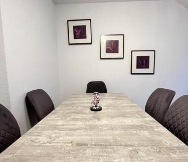 Unterbilk Apartment | Wavefront Oasis:Traumhafte Suite