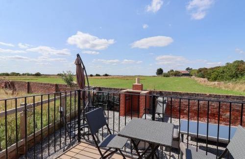 Kilnsea House | Waverley Cottage