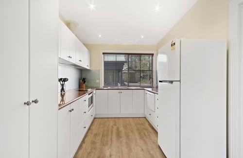 Lakes Entrance Cottage | Waverley House Cottages
