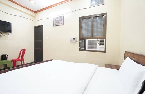 Varanasi Cabin | We provide best rooms at affordable prices, with all attractions in varanasi .