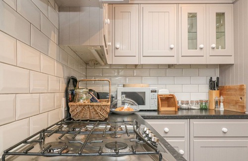 Nailsworth Cottage | WEAVERS COTTAGE, pet friendly, with open fire in Nailsworth