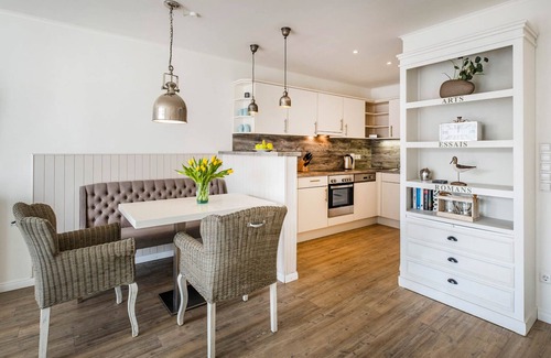 Busum Apartment | Weisse Villa - Apartment für 2 Personen am Hafen von Büsum