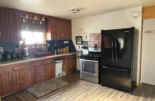 International Falls House | Welcome Hunters and Fishermen