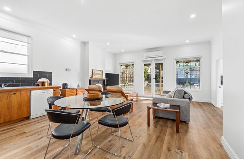 Traralgon House | Welcome To Harry's.