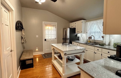 Dexter House | Welcome to our charming 1850's cottage-style home - Frances House