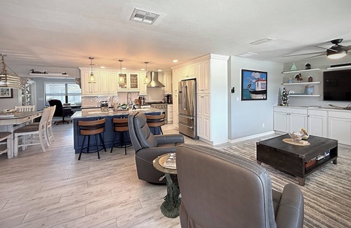 Pine Island Center House | Welcome to our piece of Paradise! Great location for everything Pine Island 🎣👙🩳🌴