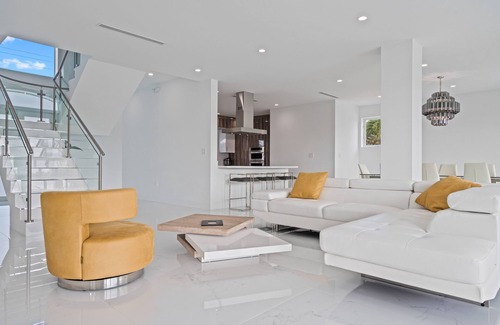 Marathon House | Welcome to Paradise Villa: A luxury home in Sombrero Beach, Florida Keys.