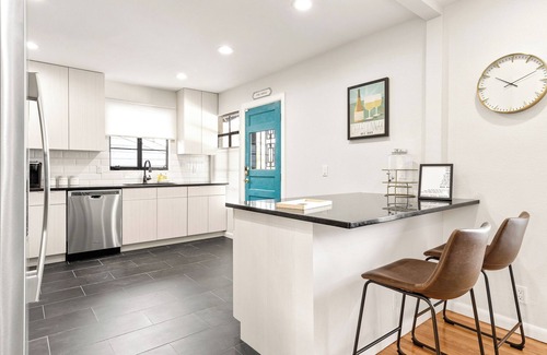 Alta Vista Apartment | Welcome to SoHil Flats Unit 2! Fully-furnished & All bills paid!