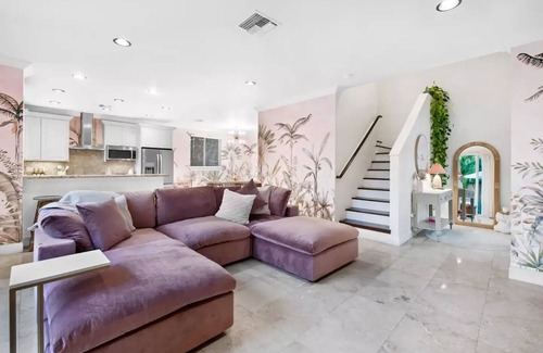 Lake Ridge House | Welcome to The Betty!nn