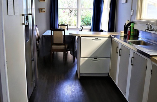 Haast House | Welcoming and well loved older house centrally located in Haast township