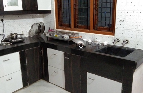 Kolar Road House | Welcoming First floor in a bungalow with AC in charming Bhopal