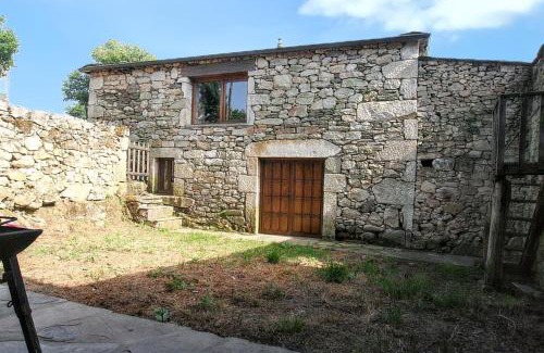 Paradela House | Welcoming House in Paradela with BBQ included