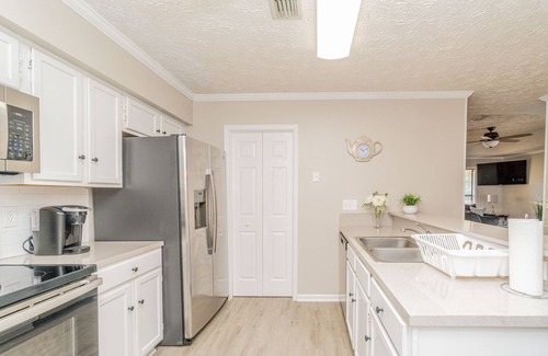 Gunter Afs House | Welcoming Woodmere Wonder, WiFi, Pool & Parking