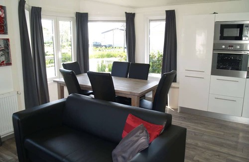 Dordtse Biesbosch Ski Chalet | Well-kept chalet not far from the Biesbosch