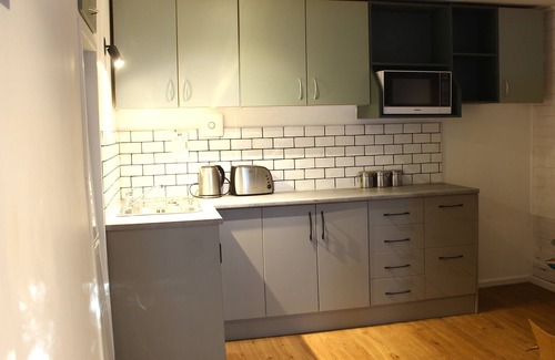 St. Heliers Apartment | Well located, quiet, compact and affordable!