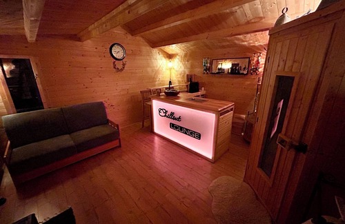 Parthenstein Apartment | Wellness Massage Sauna Holiday apartment Whirlpool Incl. beer dispenser